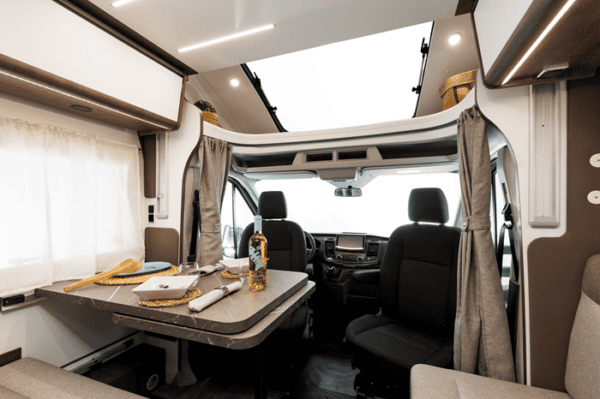 BENIMAR-TESSORO-463-UP-interior alcala camper (3)